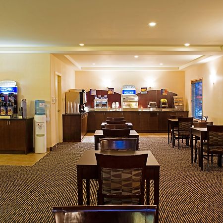 Holiday Inn Express & Suites-Regina-South By Ihg Zewnętrze zdjęcie